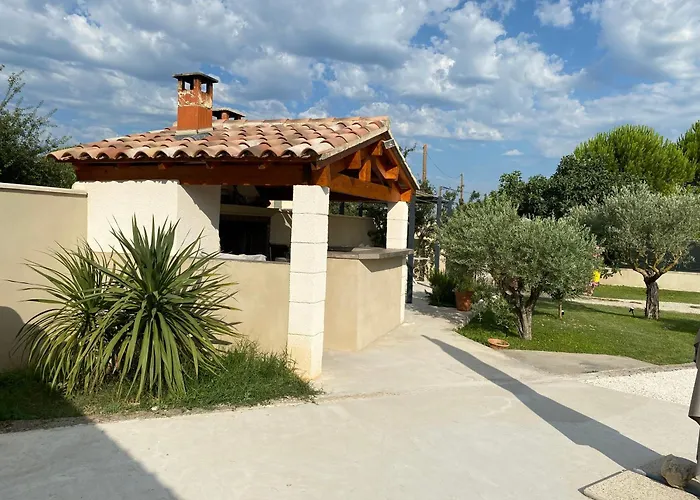 Petit Paradis En Provence